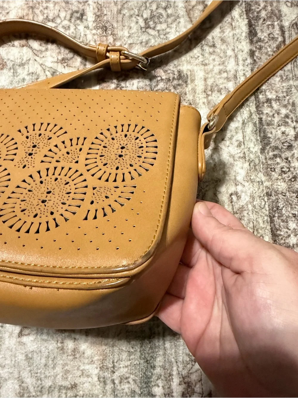 Tan Women's Laser-Cut Crossbody Bag #boho #western
